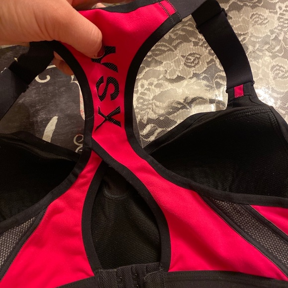 Victorias Secret Sports bra. Size 32 C - Picture 5 of 5